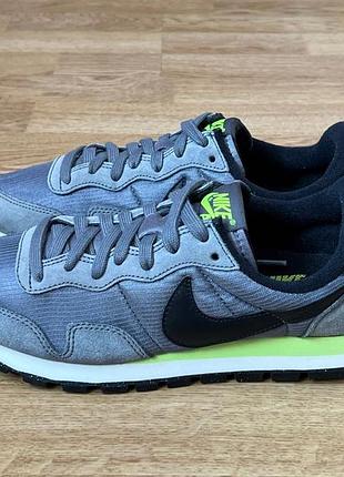 Замшеві кросівки nike оригінал 37 розміру