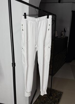 Штани білі чоловікам nike jordan air dri-fit training, розмір s, артикул dq7890-135