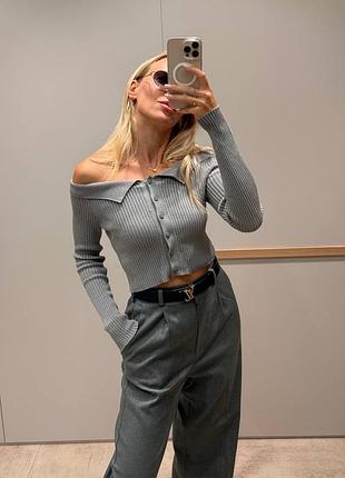 Вязаный лонгслив топ с открытыми плечами