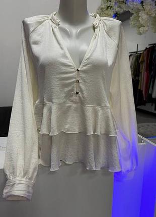 Ніжна сорочка zara у масляно-білому відтінку