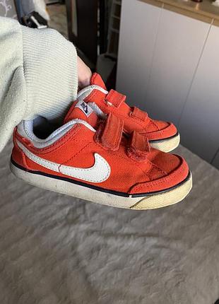Кросівки nike