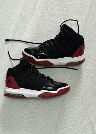Кросівки air jordan..розмір 36