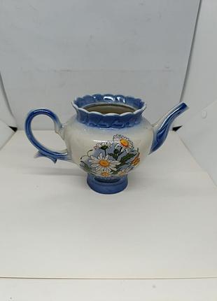 Керамический чайник заварник с рисунком помарки ссромашками для декора дизайна