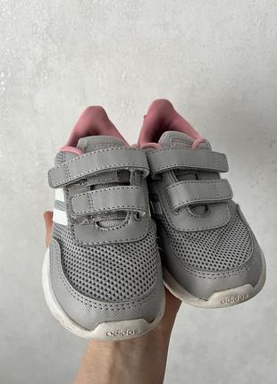 Кроссовки adidas для девочки