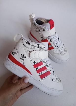 Кроссовки adidas