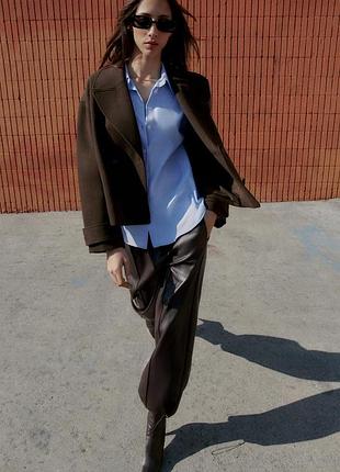 Коротке коричневе пальто zara