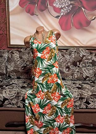 Літній сарафан з розрізом.