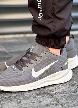 Nike zoom x 4