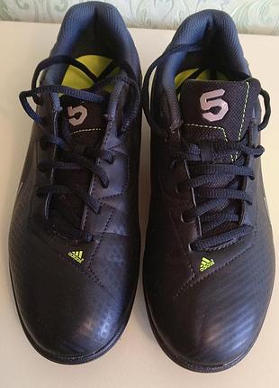 Оригинальные сороконожки adidas 40 размер (25см)
