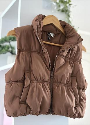 Жилетка / безрукавка h&m xs утепленная женская на весну