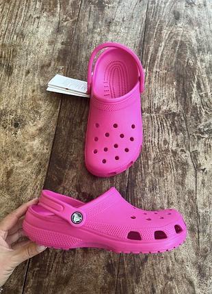 Жіночі крокси класік рожеві crocs classic clog candy pink