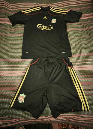 Футбольный костюм liverpool