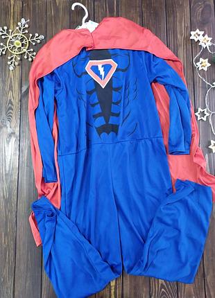 Костюм супермена