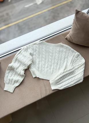 Укороченный свитер свитерок молочный белый кроп-топ