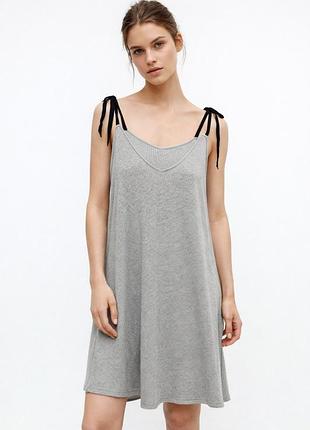Трикотажное платье zara в рубчик, размер s (серое