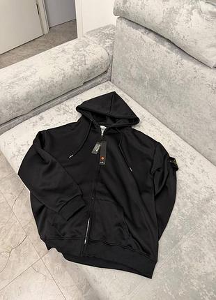 Зіпка від бренду stone island