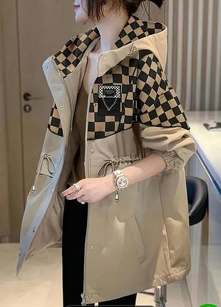 Стильная куртка ветровка