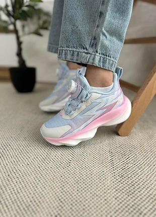 Кружевные кроссовки для девочки