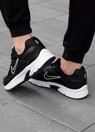 Nike initiator 4