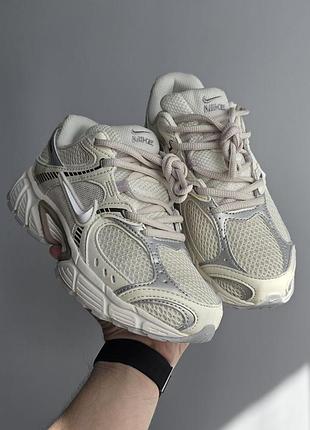 Nike v5 rnr
• cream / beige