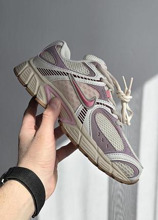 Nike v5 rnr
• cream / pink