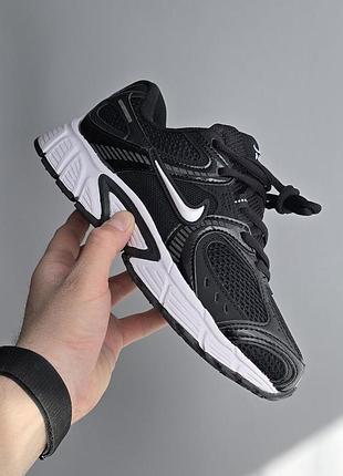 Nike v5 rnr
• black / white