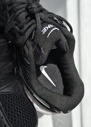 Nike v5 rnr
• black / white 7