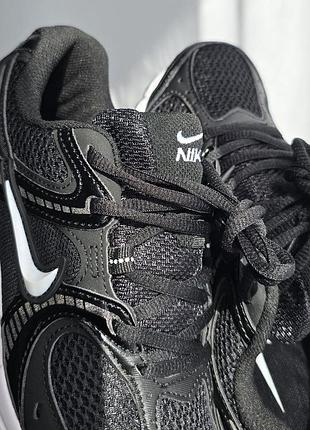 Nike v5 rnr
• black / white 6