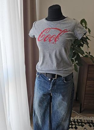 Продам женскую серую футболку colin's (есть недостаток)