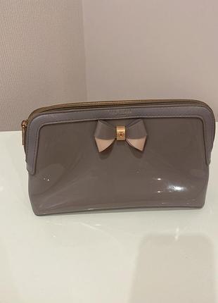 Косметичка