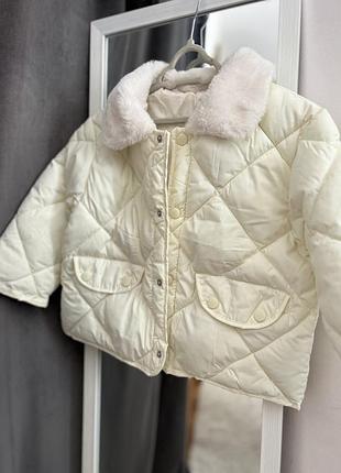 Курточка дитяча на дівчинку весняна з комірцем стьобана світла нарядна