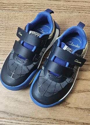 Новые детские кроссовки от clarks