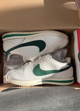 Жіночі кросівки nike cortez coconut milk green