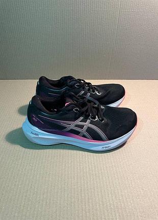 Жіночі кросівки asics