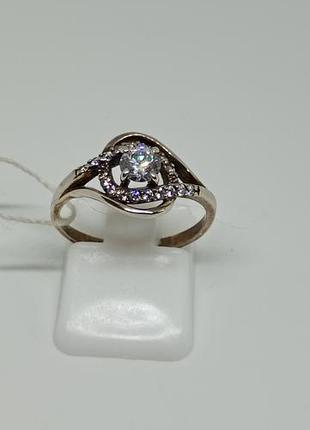 Серебряная кольца с фианитами.