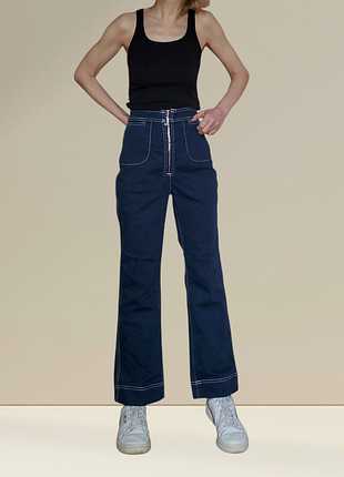 Укороченные джинсы клёш juicy couture, контрастная строчка, клёш от колена, высокая посадка