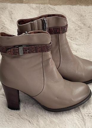 Черевики ботінки напівчоботи шкіряні 40р welfare