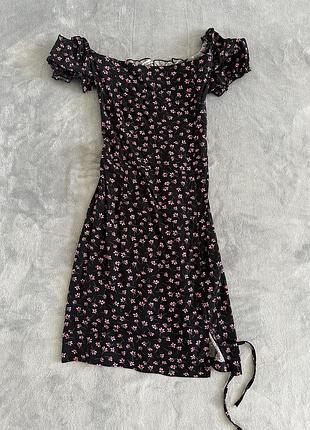 Жіноча літня сукня