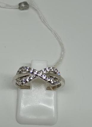 Серебряная кольца с фианитами.