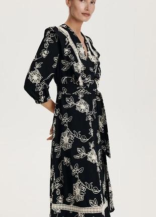 Сукня з вишивкою reserved