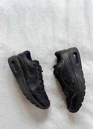 Кросівки фірми nike 37,5 розміру за устілкою 24,5 см.