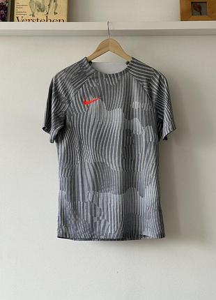 Чоловіча спортивна футболка nike mens academy t-shirt