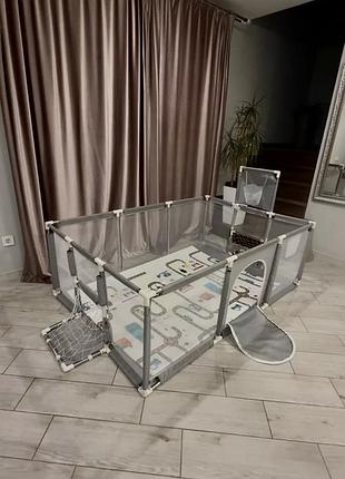 Манеж новий