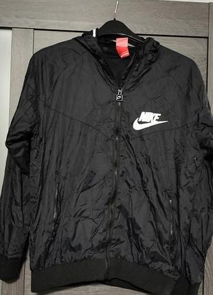 Вітровка nike