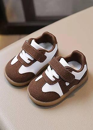 Кроссовки детские 2