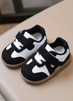 Кроссовки детские