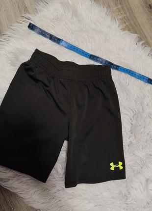 Спортивные шорты under armour на рост 116-122 см