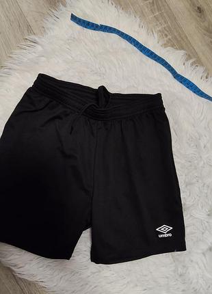 Крутые спортивные шорты umbro на рост 140-146 см