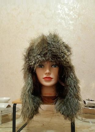 Пухнаста шапка ушанка atmosphere