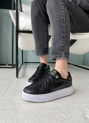 Lv time out black/white 36 2